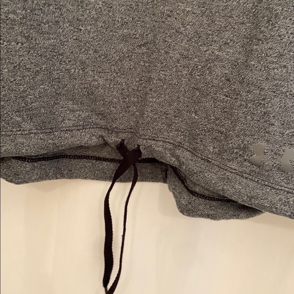 Under Armor pullover, worn in good condition - Picture 6 of 9